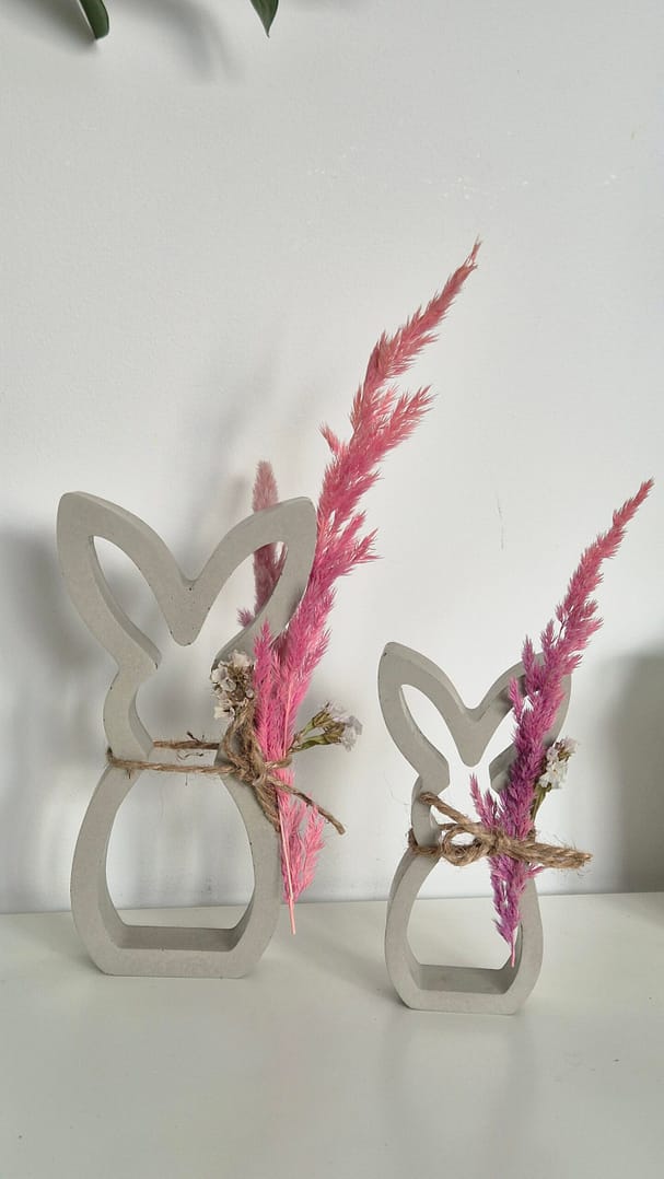 Minimalistyczna figurka w kształcie zająca Wielkanoc