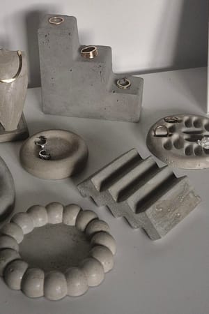 Rekwizyty, ekspozytory do sesji produktowej