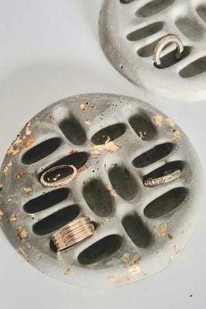 BETOnela- patera z betonu na pierścionki i kolczyki