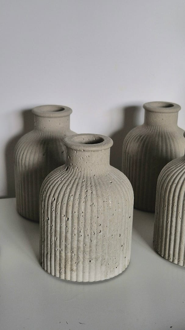 Prezentowy zestaw: Podstawka z wazonem i małą doniczką z chrobotkiem - obrazek 3