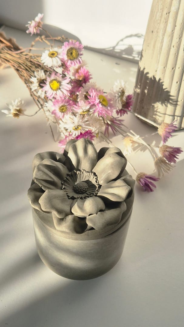 Szkatułka z motywem kwiatowym