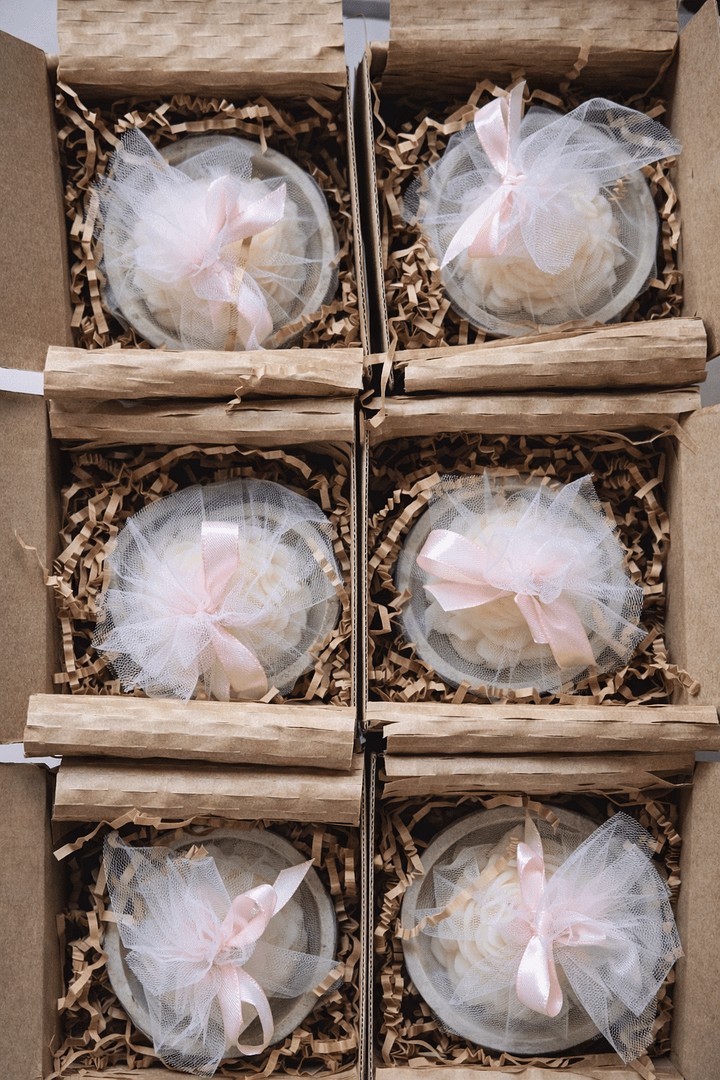 Betonowa osłonka z sojową świeczką piwonia - podziękowania dla gości - obrazek 3