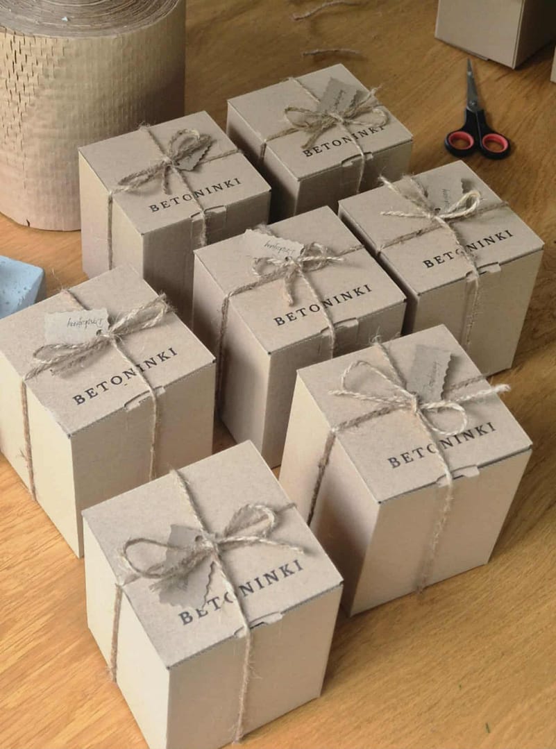 Betonowa doniczka z chrobotkiem reniferowym - obrazek 3